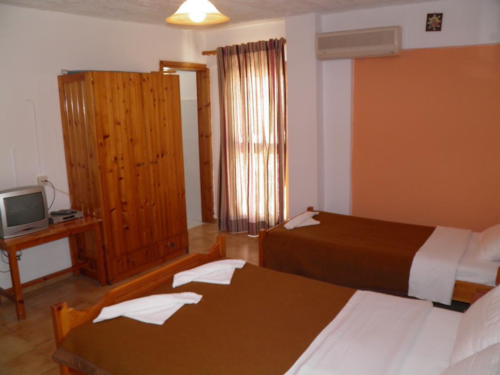Galaxias Studios Kalamaki  Room photo